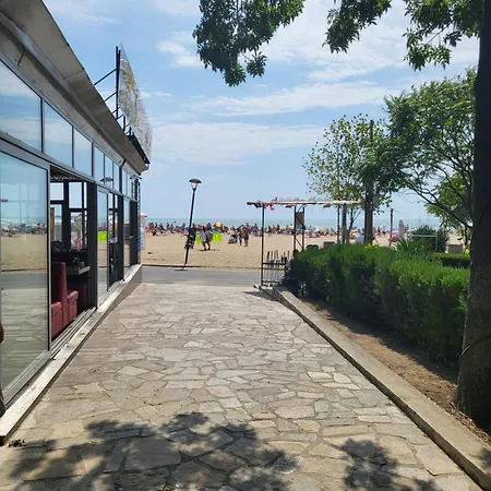 до плажа в * Sunny Beach